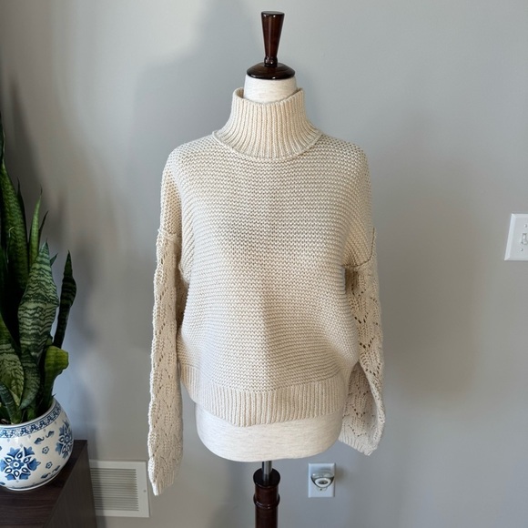Universal Thread Sweaters - Like new! Universal Thread Cozy Cream Knit Turtleneck Sweater w/ Balloon Sleeves